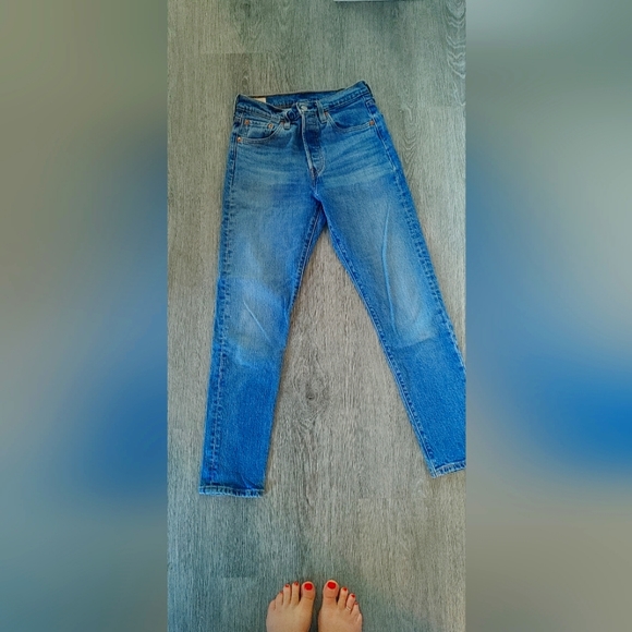 Levi's High-Waisted 501 Button Fly Jeans - Picture 6 of 10